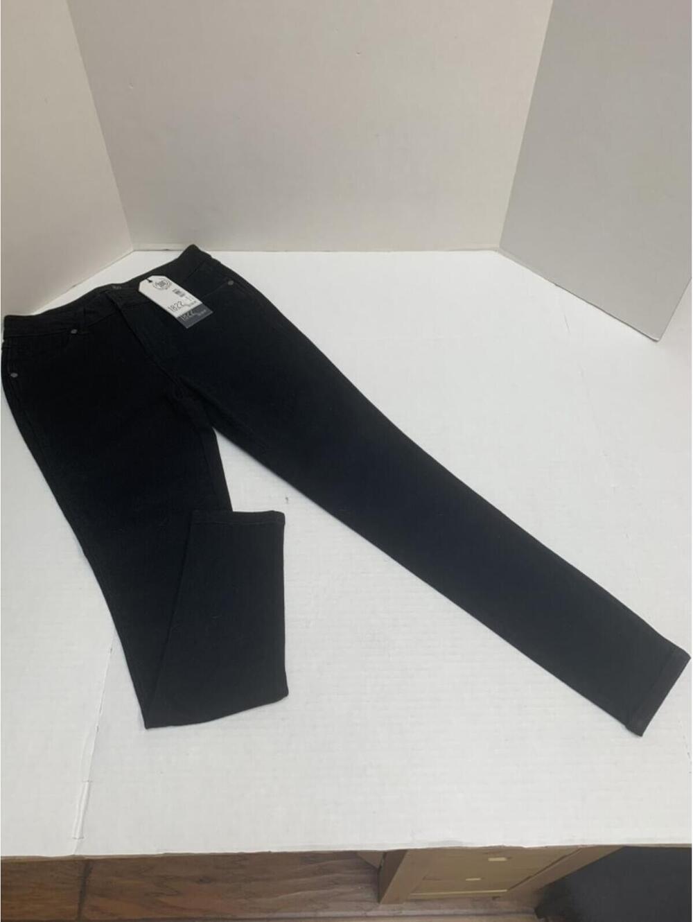 NWT 1822 Denim Black Skinny Jeans Size 4 Stretch Classic